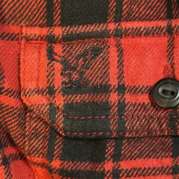 American Eagle Athletic Fit Red Plaid Flannel Long Sleeve Button Up Men’s XL - Picture 8 of 9
